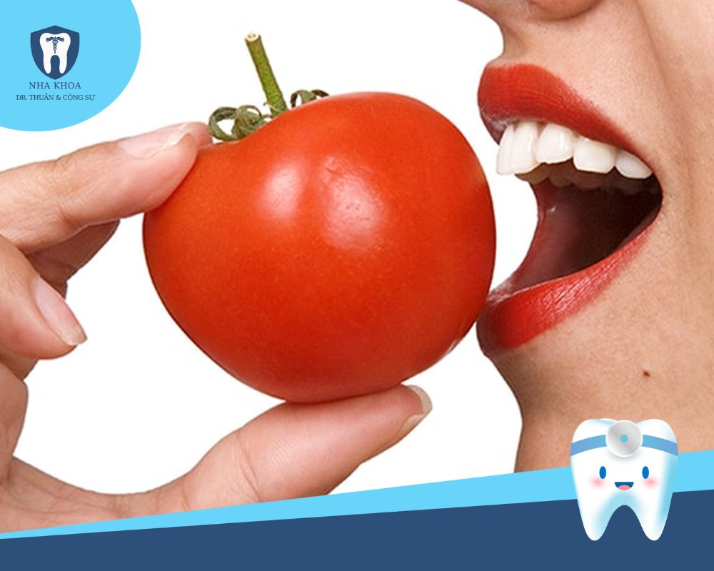 cách làm trắng răng tại nhà bằng cà chua